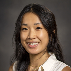 Daisy Duan Headshot