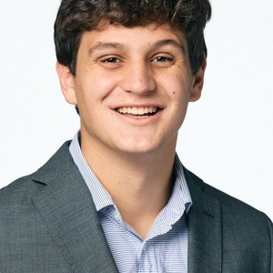 Headshot of Manuel Lopez