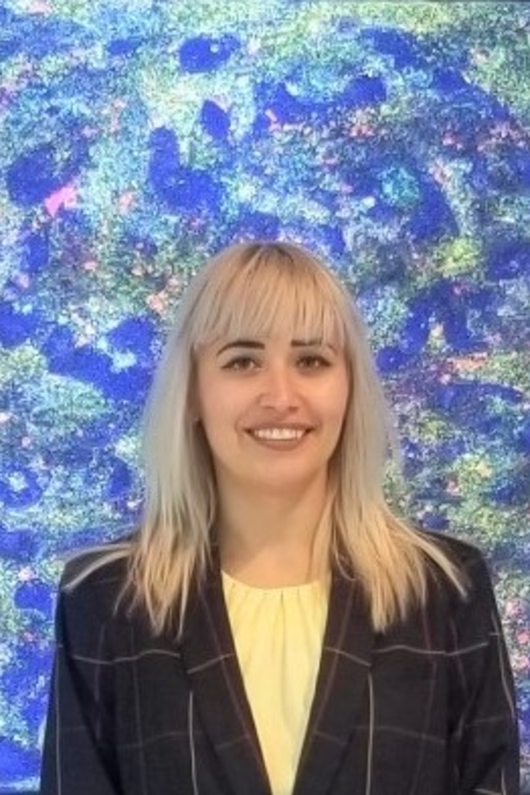 Headshot of Allison Cairns