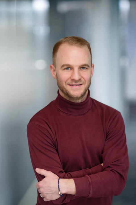Headshot of Chris Lynn
