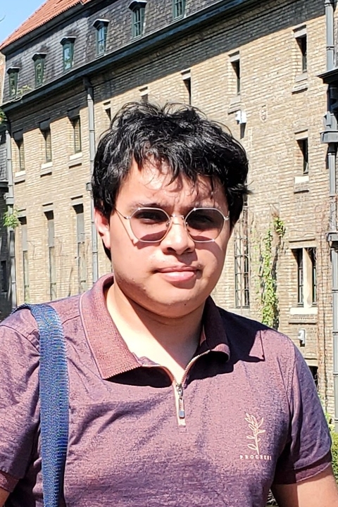 Headshot of Andres Cordoba
